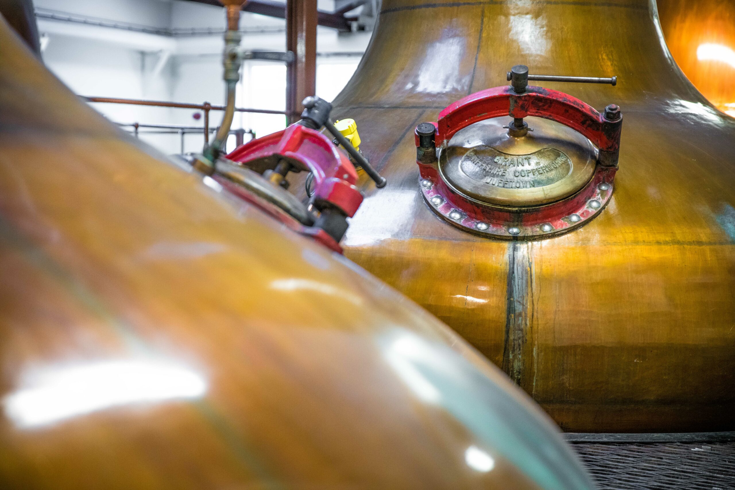 The still, the secret of Scotch Whisky! - Sir Edward's - Scotch Whisky